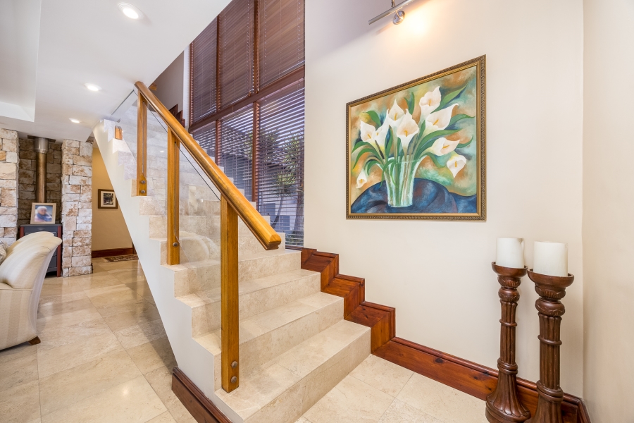5 Bedroom Property for Sale in Klein Zevenwacht Western Cape